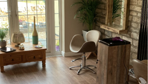 Solo II hair salon interior